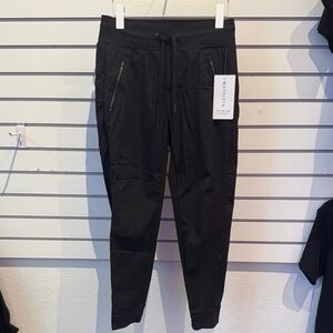 Women’s Athleta Trekkie North Joggers in Black